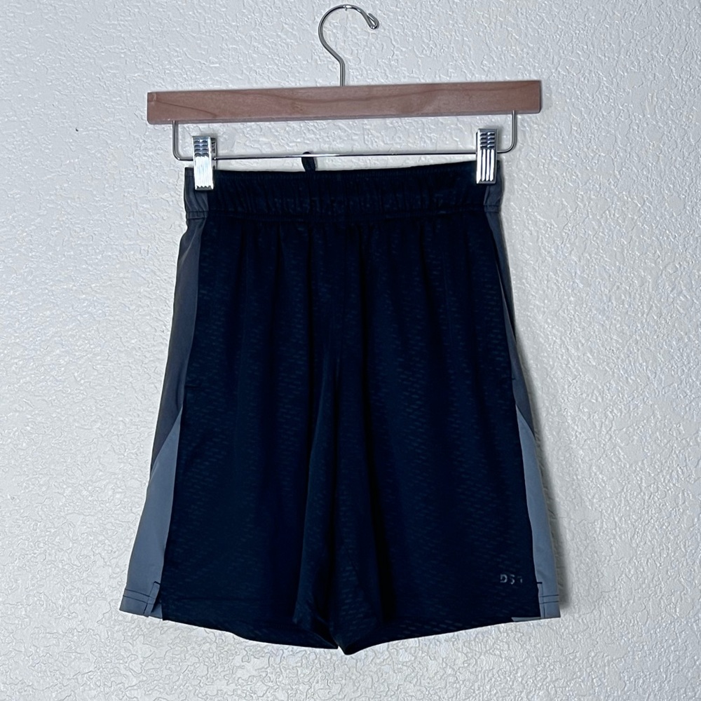 Dick’s Sporting Goods | Black athletic gym shorts boy’s size 10/12 medium